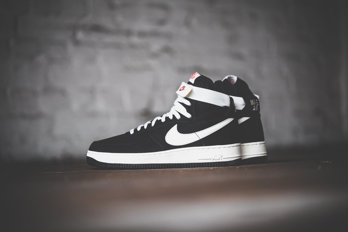 solebox's tweet image. NIKE comes up with a vintage inspired execution of the Air Force 1 High.
Online only!
tinyurl.com/solebox-1004357