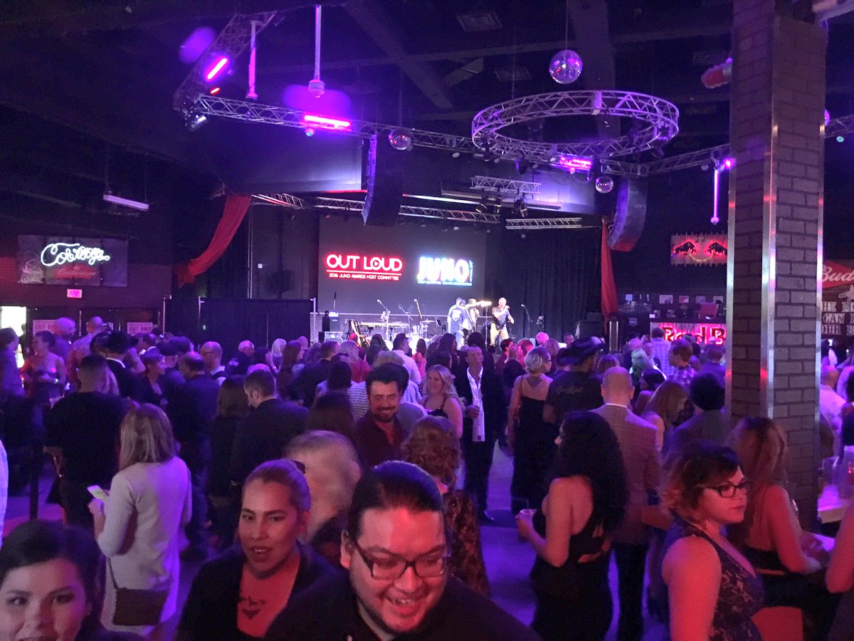 outloudyyc's tweet photo. Thanks to @CowboysCalgary for helping us celebrate our amazing #JUNOS volunteer! https://t.co/NehYaFqigC
