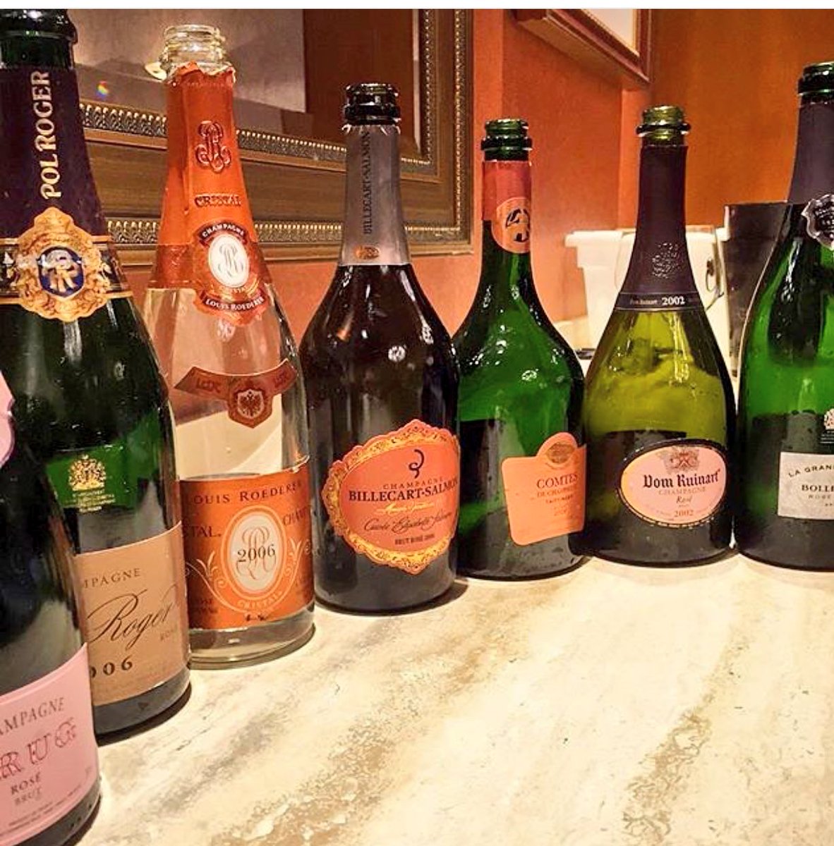 La_tea_das's tweet photo. Bubbles, bubbles and more...tweet your favorite! #catering #eventprofs #champagnenation https://t.co/fhjsXiitay