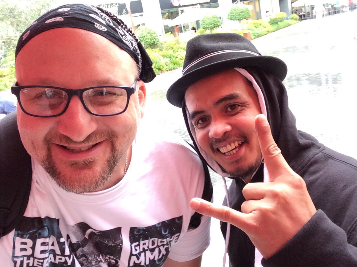 BIG_HASS's tweet photo. @bboymouse01 brotha! It was good to meet you! You're a humble soul 👊🏼👊🏼👊🏼🙌🏼 #bboymouse #breaking https://t.co/qkYPnEDpa4
