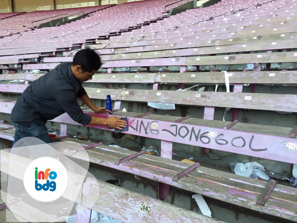 infobdg's tweet photo. Sebagai bentuk tanggung jawab Pemkot Bandung utk kebersihan di GBK semalam, tim @Bagumpal turun tangan https://t.co/lDmdp1K9TX