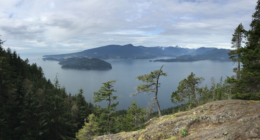 Stepoutsideadv's tweet photo. New Mt Gardner Bowen Island #hiking tour now available. Incredible panoramic views await! https://t.co/VZXCvHXzEu https://t.co/LHBVo5SAvO