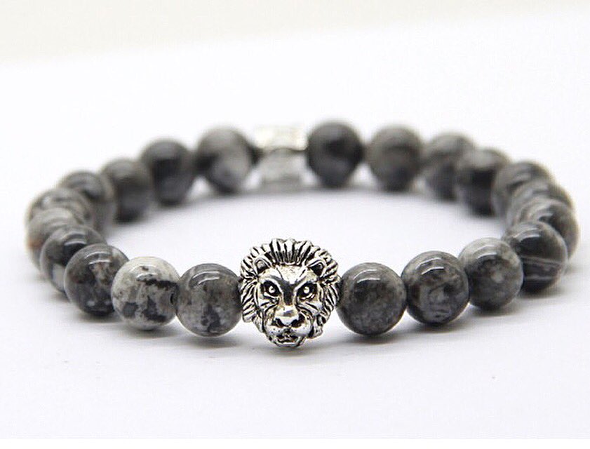 ShopSavannah's tweet photo. Help #SaveTheLions in style by treating yourself to our hand-crafted bracelets today 🦁🌍❤️✌🏼️
https://t.co/AbjoK86q7X https://t.co/lUNHrT2vD6