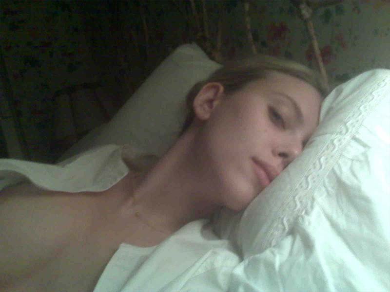 1 pic. Scarlett Johansson naked 2 https://t.co/W8lop1EWb8