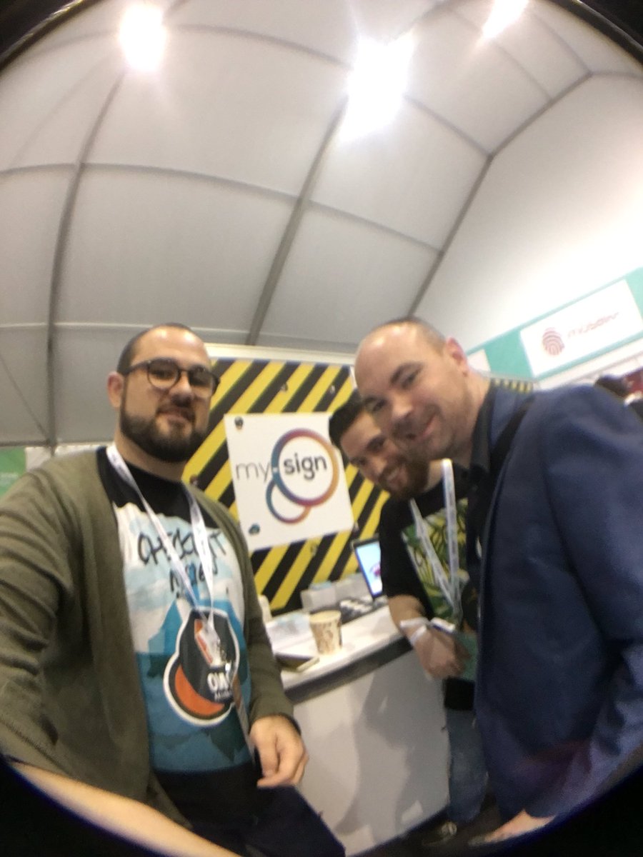 MySignCom's tweet image. We just got a visit from our friend Michael(starting an Agile community in Dxb) Pass by B.156!Join us #mysignmyworld