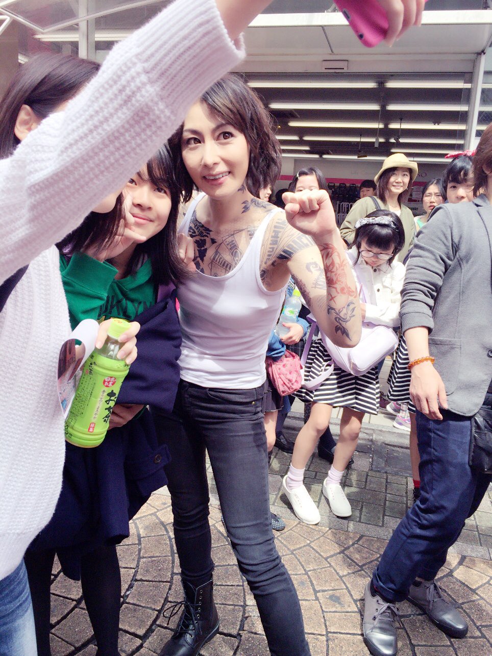 もっちゃん Diet 原宿で鳥居みゆきさんがいたよ きゃーー めっちゃスタイルいい D 憧れる T Co U03wyzqxng Twitter