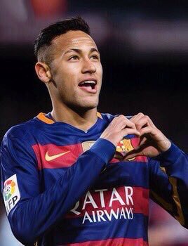 Footballogue's tweet photo. [#Transfert] Selon l'Equipe, le PSG serait prêt à offrir un salaire annuel de 20 M€ à Neymar https://t.co/n8ex3lEcN2