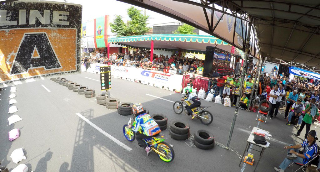 ersarestiani's tweet photo. Kejurnas Drag Bike: Peserta Membludak, Wearpack Belum Terealisasikan https://t.co/dPOmWIlM9x https://t.co/bcxWNCIrl7