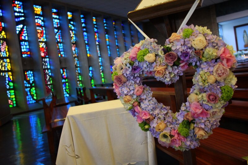 Floral Heart, Check out today's blog post flowerdesignstannes.blogspot.co.uk/2016/04/mixed-… #wedding #hearts #weddingflowers