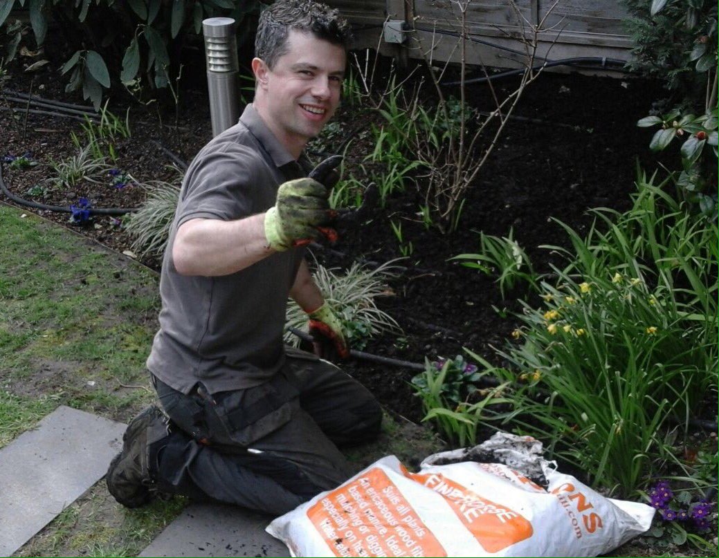 avid_gardener's tweet photo. A horse shoe found in horse manure...priceless! #gardening #gardenchat #manuring #mulching https://t.co/ST0Ojf0fM6