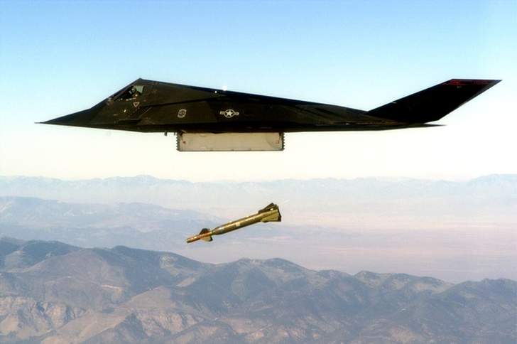 GunReloaded's tweet photo. F-1117 #Nighthawk single-seat, twin-engine stealth attack aircraft
#Gunreloaded #USAF #OurJustin #PopHours https://t.co/pyS3ueE5I4