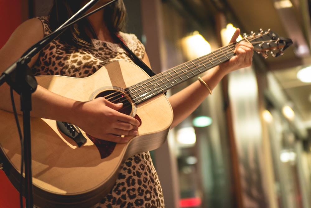 OuaTEvent's tweet photo. Upgrade Your Venue with live music, produced by @EventsPerform #livemusic #fullscaleproduction #productions #events https://t.co/b18mmUBVhB