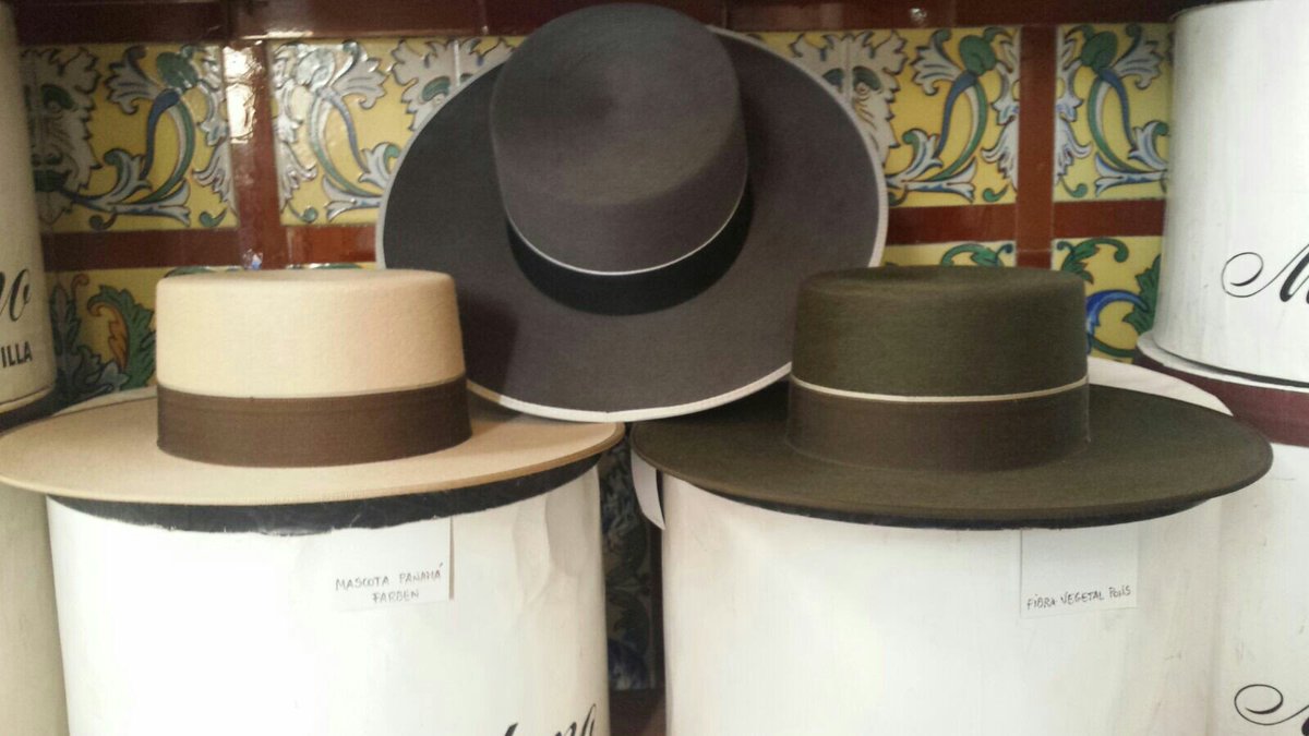 Maquedano_'s tweet photo. #Cañeros de fieltro 5 estrellas. Calentando motores para @feriaabrilsevil #feria #Feria2016 #AlaAncha #Maquedano https://t.co/tpyaWi4AS7