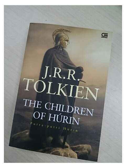 fiksigpu's tweet photo. Nih bukunya... :) RT @Maulidi_Abd @fiksigpu @Gramedia The children of Hurin. Owow!!! https://t.co/9YomDzolhA