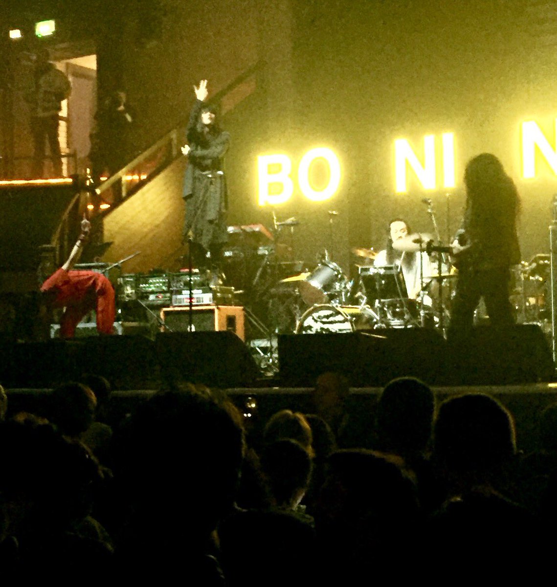 cfordy9's tweet photo. Monday morning commute listening to the awesome @boningenuk Thanks @ScreamOfficial @Alberthallmcr #PrimalScreamLive https://t.co/qEGuYlPwno