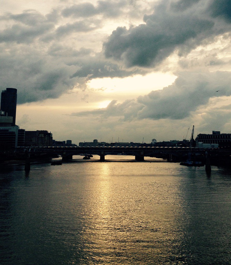 Lucy_Worsley's tweet image. Sunset over Blackfriars Bridge in London, just before the thunder last night.