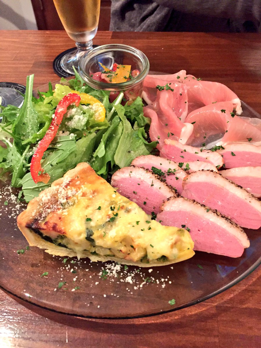アポロ パピヨン 16歳直前永眠 昨夜は1年2ヶ月振りに大森 山王cafe さんへ 運良くオーナーにも逢え 頂いた白ワイン セリエ デ ドーファン セレクション シャルドネ グルナッシュ は口上通り飲みやすいことこの上なし アポ画像はまさかの