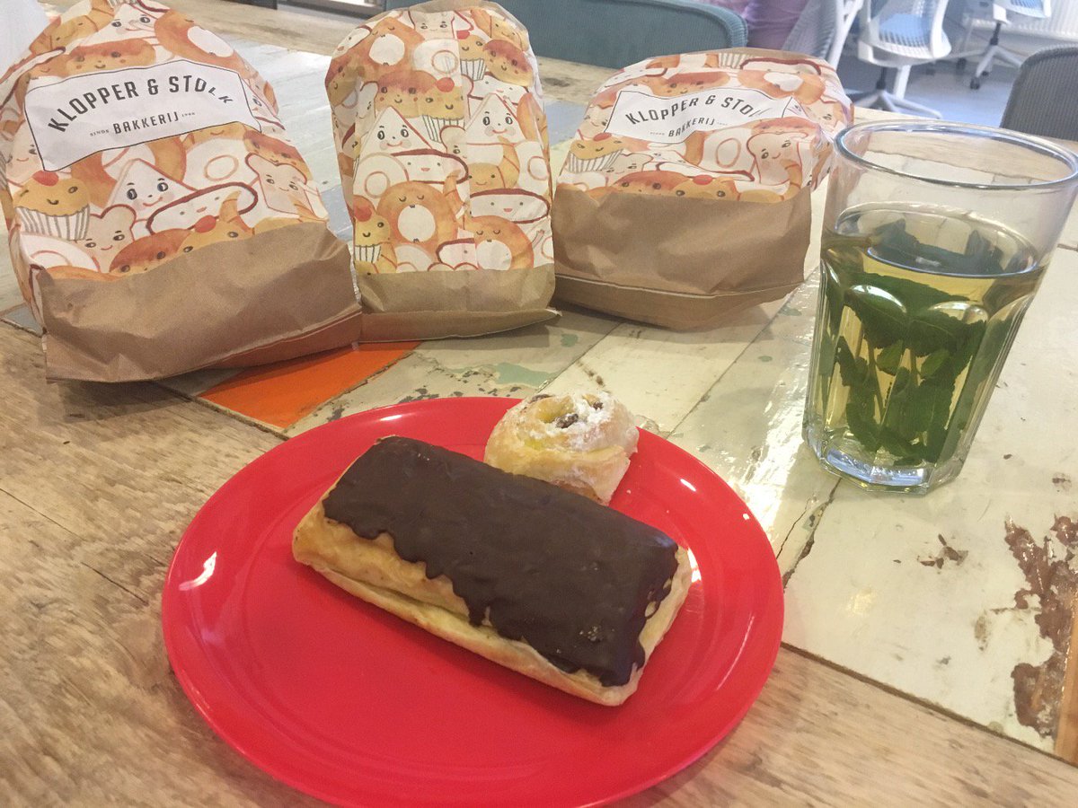 DeesiLi's tweet photo. The #Xaxisbreakfastclub, love this iniative! Thanks Xaxis 😊 #Marketingteam #Bannerconnect https://t.co/4tpuLbzMjm