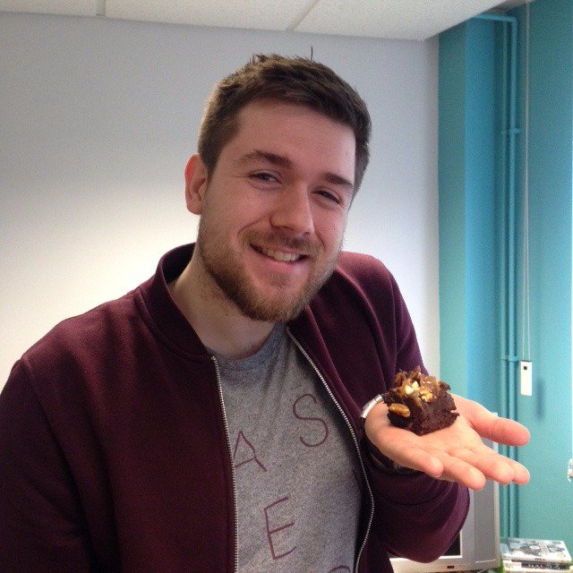 seniorinternet's tweet photo. #HappyMonday! The #GreatSeniorBakeOff continues with newest team member Sam's delicious brownies! https://t.co/7PfjrmUBpT