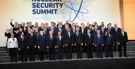 [핵안보회의 단체사진에서 사라진 박 대통령, 왜?]
워싱턴 핵안보정상회의 참석 50여개국 정상이 찍은 단체사진에서 박근혜 대통령 얼굴이 빠져 있는 것이 확인됐다.
blog.donga.com/kem7chul/archi…