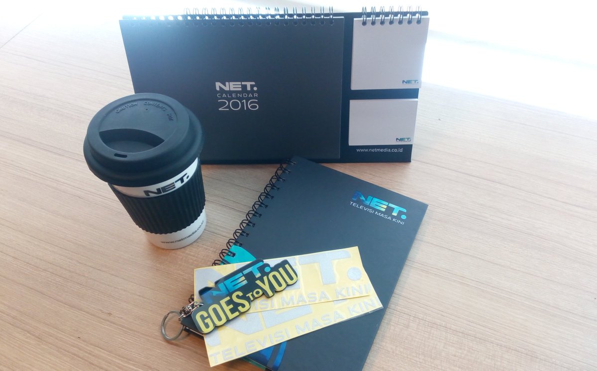 Hari ini mau bagi-bagi Merchandise ini ah.. Ada yg mau gak nih?

RETWEET siapa aja yg mau..