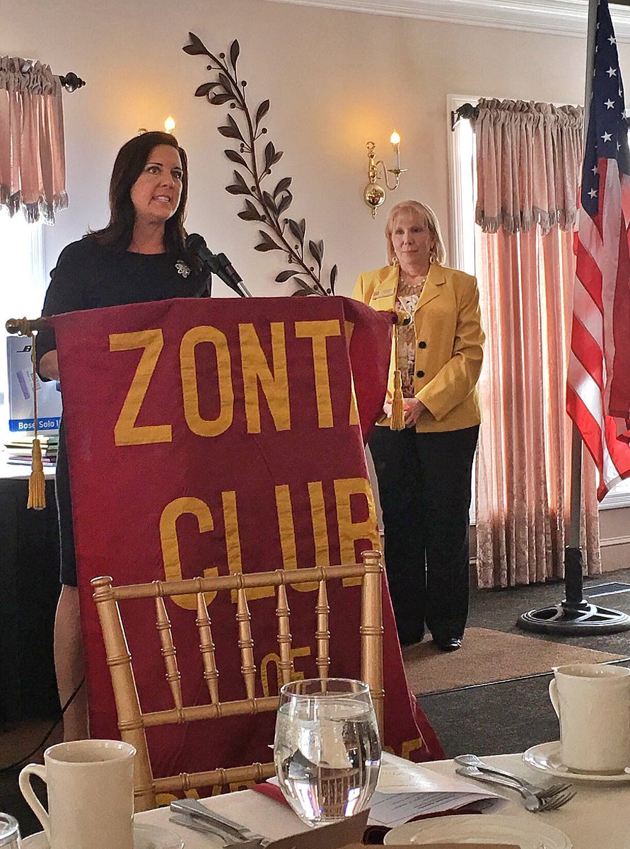 CrouseHealth's tweet photo. Great afternoon @ZontaCuse to honor our #CEO Kimberly Boynton with the 2016 Crystal Award. Wonderful event! https://t.co/9lCgWGJ2wO