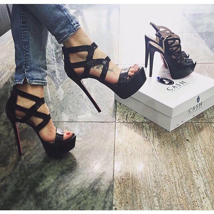 WomensExtrShoes's tweet photo. extreme summer !!!!! #cashcalzature https://t.co/UzVGKjUUEq