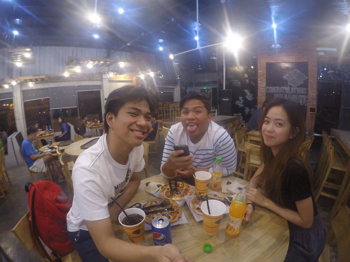 pauliexharks's tweet photo. Today was a good day. @hezred @chebbyyy #4layf 👨‍👨‍👧 https://t.co/eePSs7Pc9u