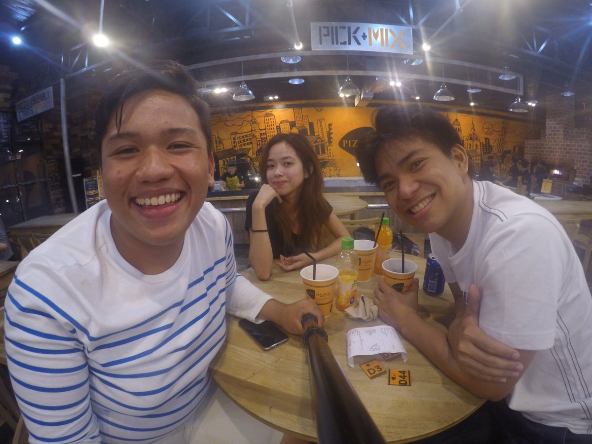pauliexharks's tweet photo. Today was a good day. @hezred @chebbyyy #4layf 👨‍👨‍👧 https://t.co/eePSs7Pc9u