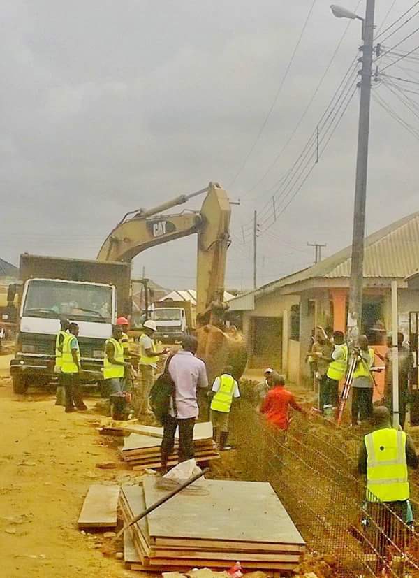 Gov_Wike's tweet photo. PROJECT ALERT : OZUOBA /RUMUOSI ROAD CONSTRUCTION. 
Work is ongoing at good pace. https://t.co/UuCCJY8pyN
 https://t.co/MJm0ipK5bu