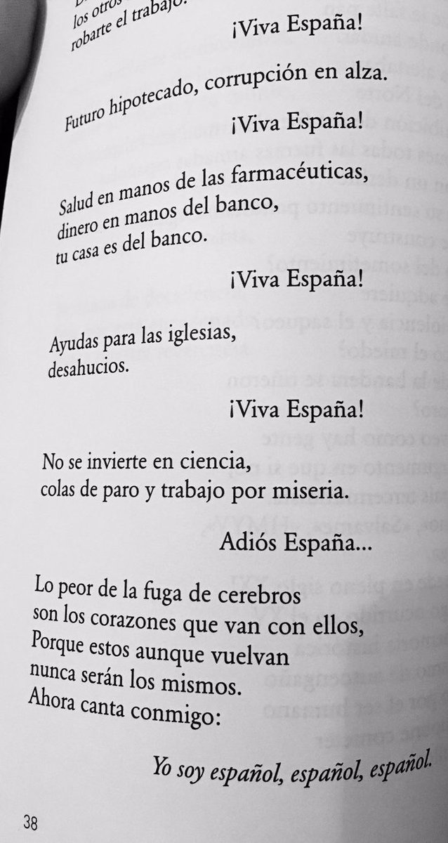 geny_lara98's tweet photo. Que se pueda sacar algo bello de la mugre que provoca esto (políticos) donde el resto sacamos odio @RAYDEN_A3Bandas https://t.co/9dcFAERxLe