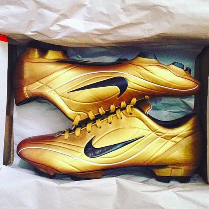 gold nike mercurial vapor
