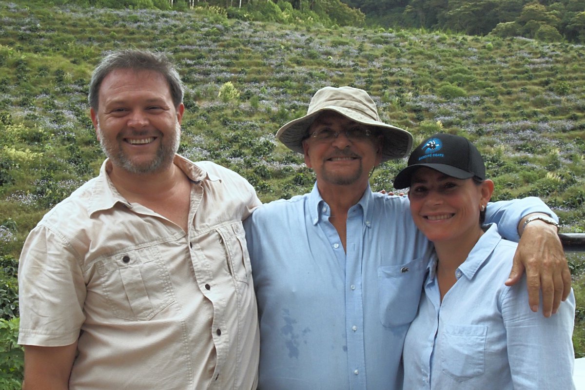 Direct trade travels. @JoshuaTarlo's recent visit to <a href="/erwinmierisch/">Erwin Mierisch</a> at his farm in Honduras bit.ly/OriginSearchin…