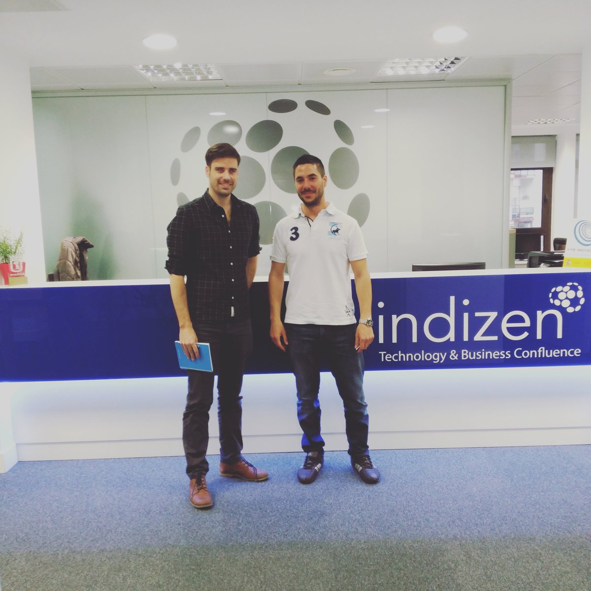 indizen_HR's tweet photo. ¡#buenosdias! Empezamos la semana dando la bienvenida a dos nuevos #indizeros. #felizlunes #indizen #tecnología https://t.co/7fEZGINKBE