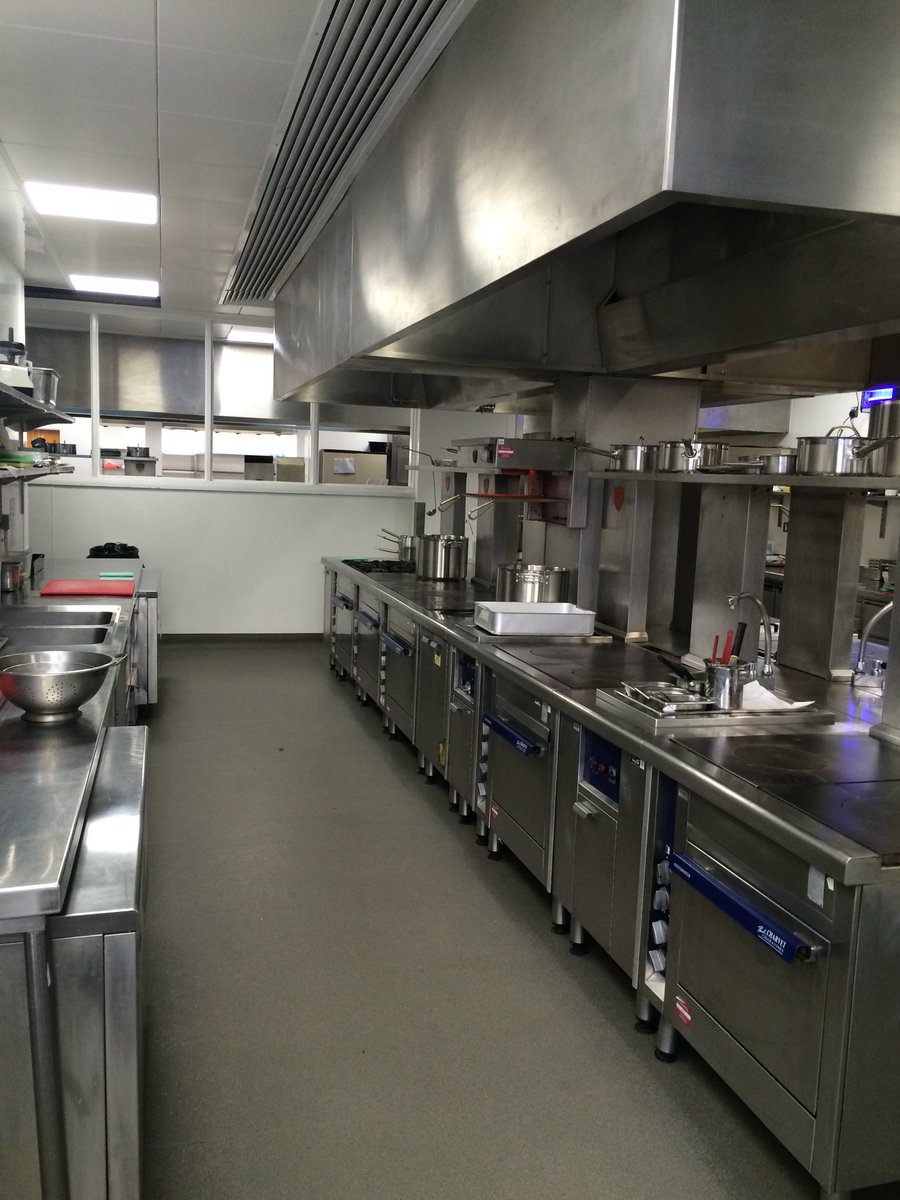 TerryTintonChef's tweet photo. @RouxScholarship @PierreGagnaire @ChefAlainRoux @michelrouxjr @Westking stations are set and ready #GoodLuckChefs https://t.co/rpxMNxqYZu