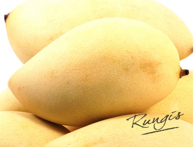 Biologische mango ataulfo. Uit Ecuador. Draadloos, heerlijk romig en met een zuurtje. Zet de #seizoenen op de kaart!