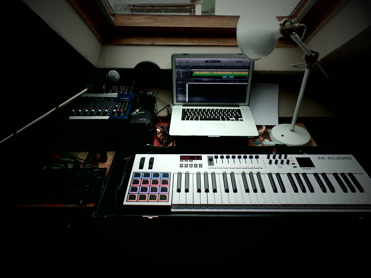 PANTHER_FD's tweet photo. songwriting... https://t.co/bwytkZLf4R