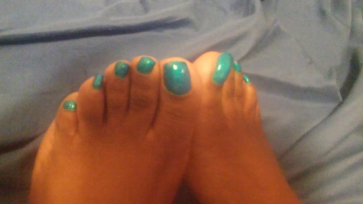 StaceyH79768048's tweet photo. Done my toes.... #Pamperd Life# https://t.co/jYfzD9udLF