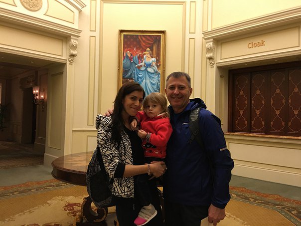 walking_beetles's tweet photo. In Tokyo Disneyland :) #Tokyo #Disneyland #Disney #familytravel https://t.co/Jx4PiUnqtA
