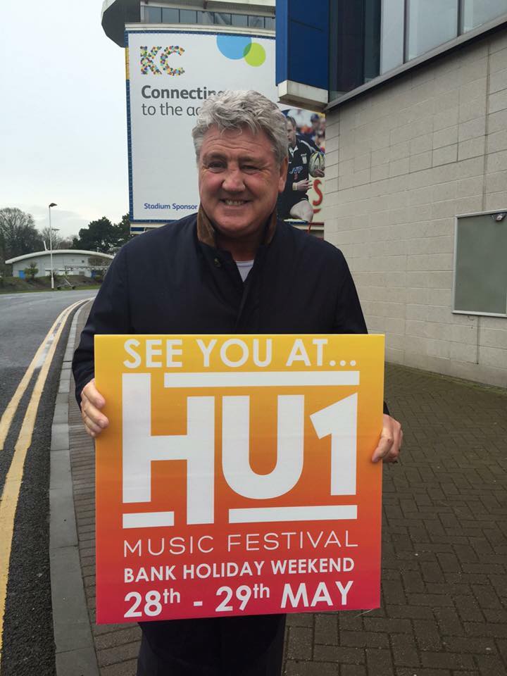 If Steve Bruce is going to the HU1 Festival <a href="/dg_hull/">Darren Goulbourne</a> <a href="/dejavuhull/">Deja vu Hull</a> then he needs to get himself to <a href="/AVFCOfficial/">Aston Villa</a> ASAP