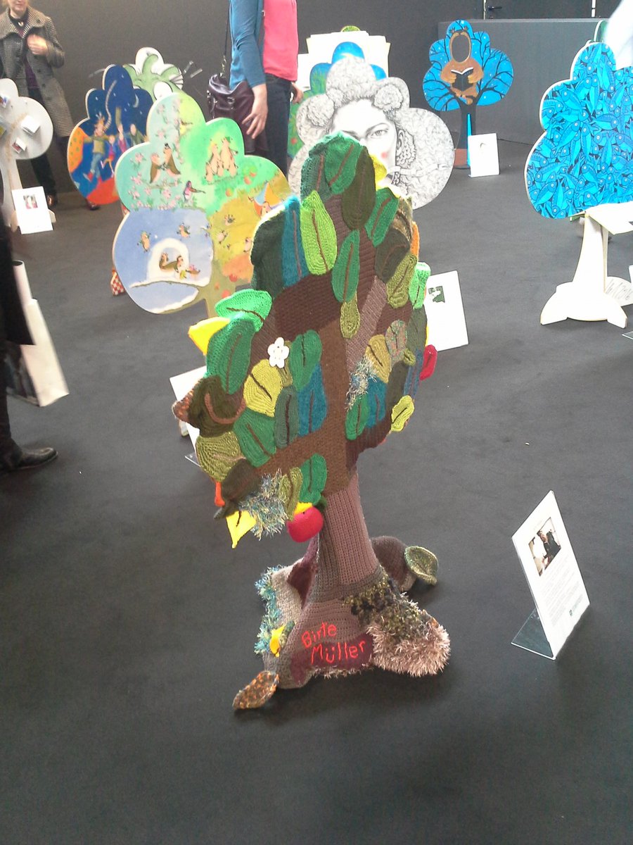 isotta28's tweet photo. #nowords #beautiful #apfelbäumchen @BoChildrensBook #BCBF16 #charity #germany mai visto nulla di così bello in Fiera https://t.co/1fXUgD6Wzv