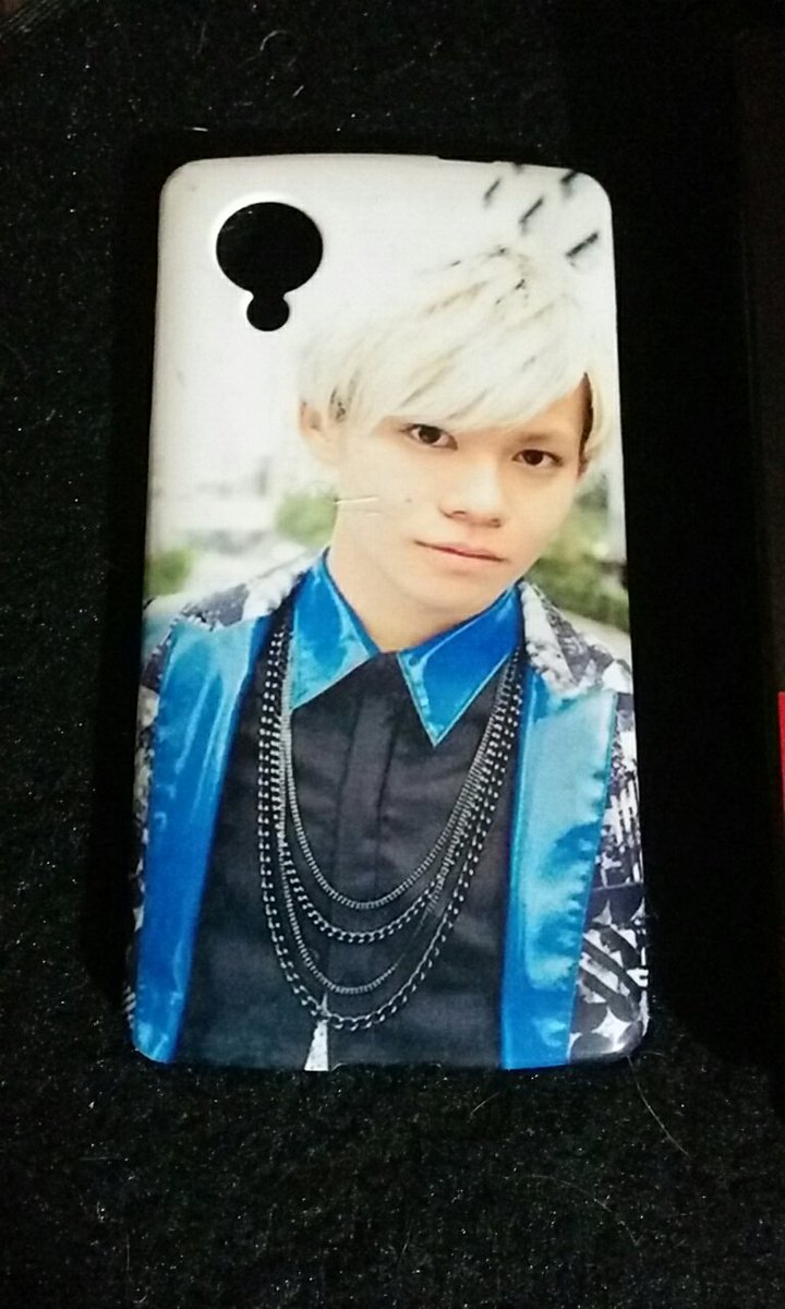 kai_Vllove's tweet photo. 携帯のカバー
なんか気づいたら、カバーきづついてた｡ﾟ(ﾟ´Д｀ﾟ)ﾟ｡
あーまじ最悪。 https://t.co/6dJtPORvyd