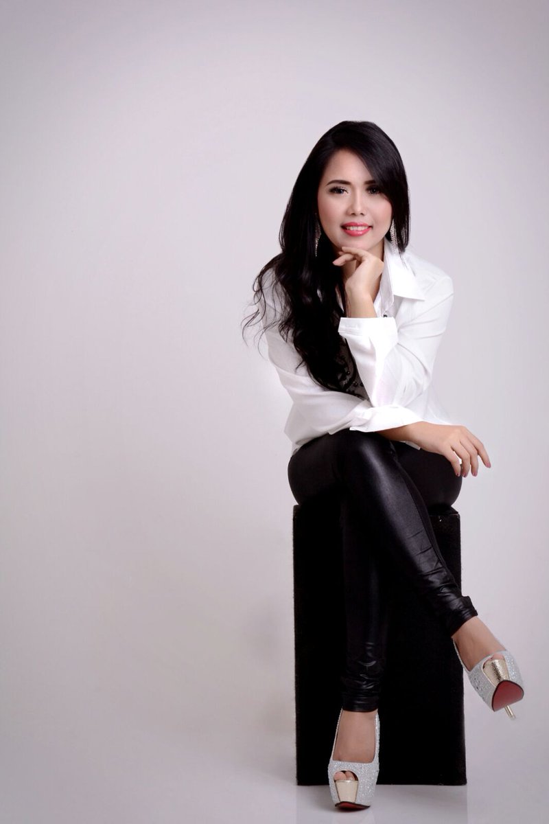 #Mainkan Tong Kosong <a href="/NavisaNenden/">Nenden Navisah</a> <a href="/aWe_Radiopromo/">AWe Smart Promotion</a> @kotafm_surabaya cc: <a href="/kotafm_bjn/">89.1 KOTA FM DANGDUTE BOJONEGORO</a> #Tugupahlawan <a href="/adityagung881/">adityagung881</a>