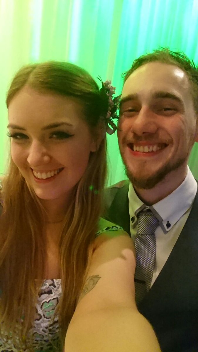 FrankieCully's tweet photo. He scrubs up nae bad @RoryBreaker27 #weddingselfie #powercouple #drunkfaces https://t.co/RmsamIEujS