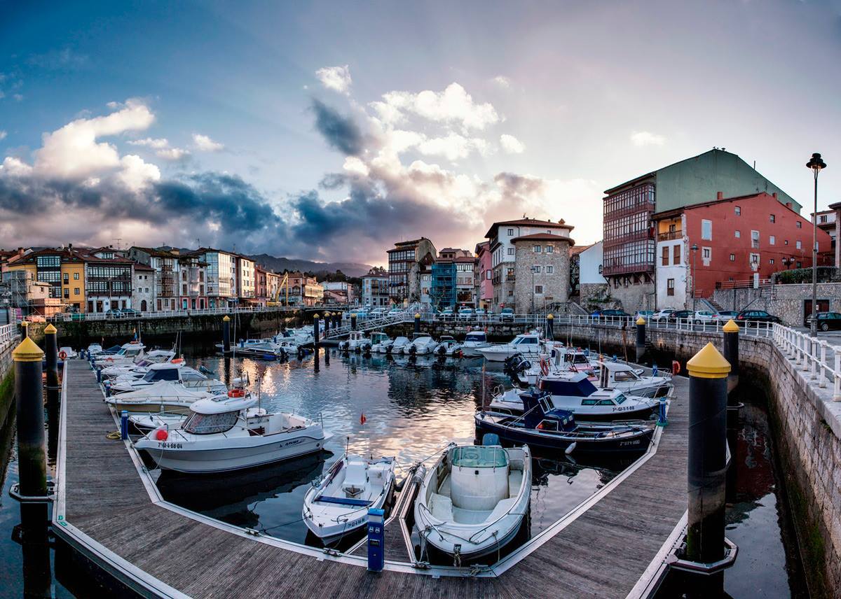 Llanes_co's tweet photo. Buenos días desde nuestra querida Villa Marinera #FelizLunes #Llanes #Asturias https://t.co/VG4RBZI6Es