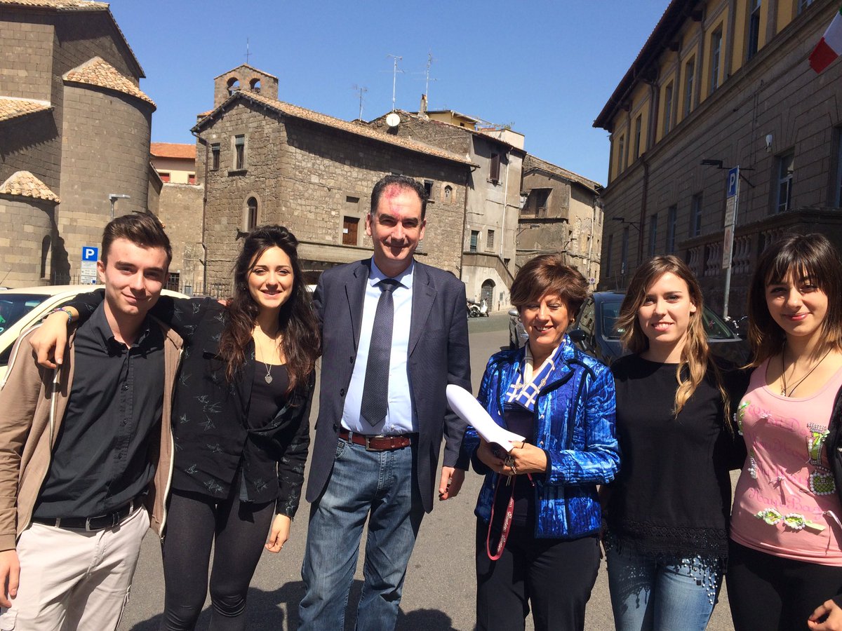 isabelladichio's tweet photo. 14 @TgrRaiLazio @ComuneViterbo_ liceo Ruffini vincitore progetto @MiurSocial @ENEAOfficial #laScuolailFuturo @TgrRai https://t.co/qxTKa7EiMR