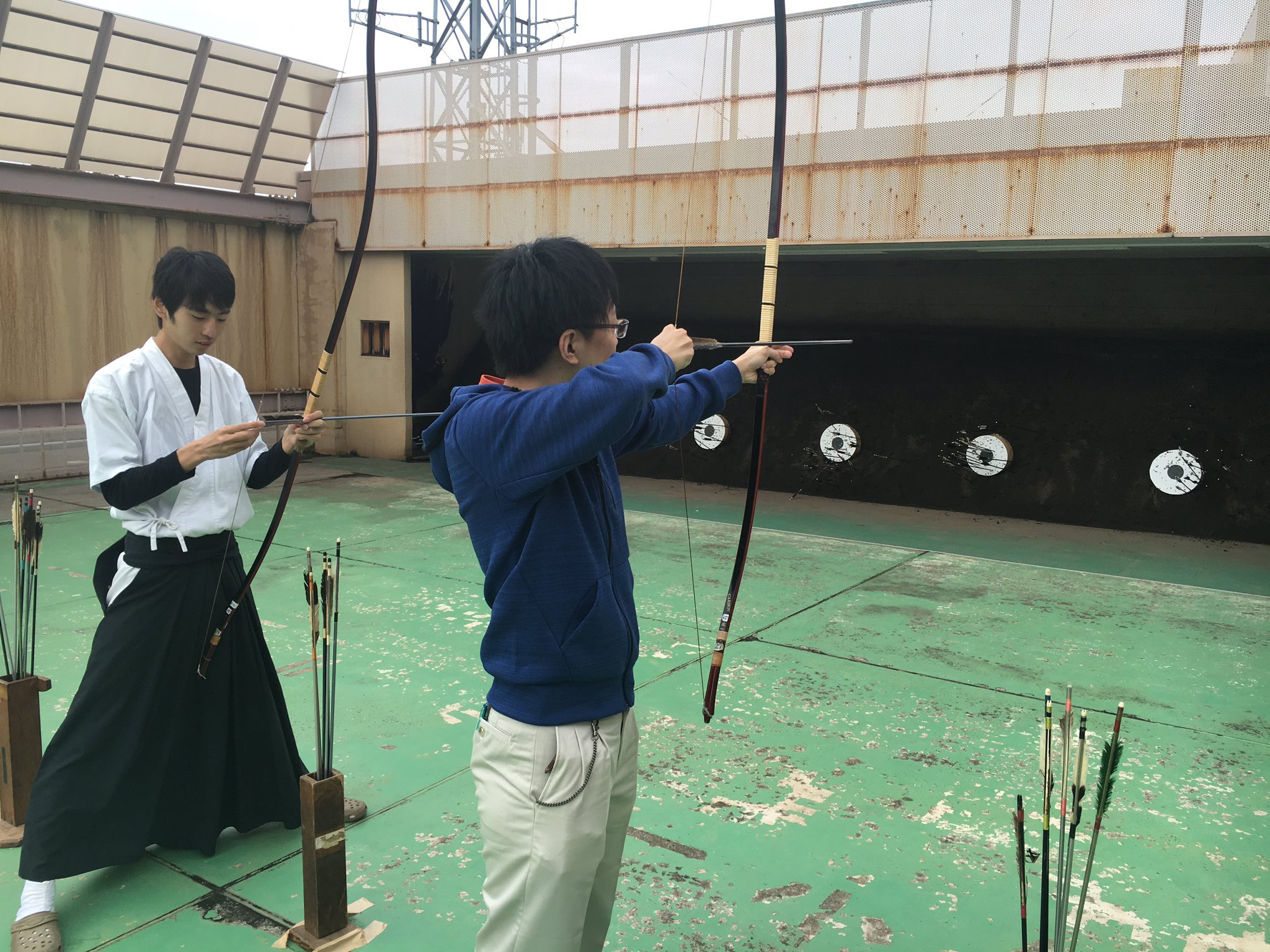 佛教大学体育会弓道部 新入生歓迎 佛教大学に入学された皆さん おめでとうございます 弓道部は鹿渓館屋上の道場にて弓道 体験 中り矢 を行ってます 初心者も経験者も大歓迎です 一緒に大学弓道を楽しみましょう 興味があれば袴の部員にお声