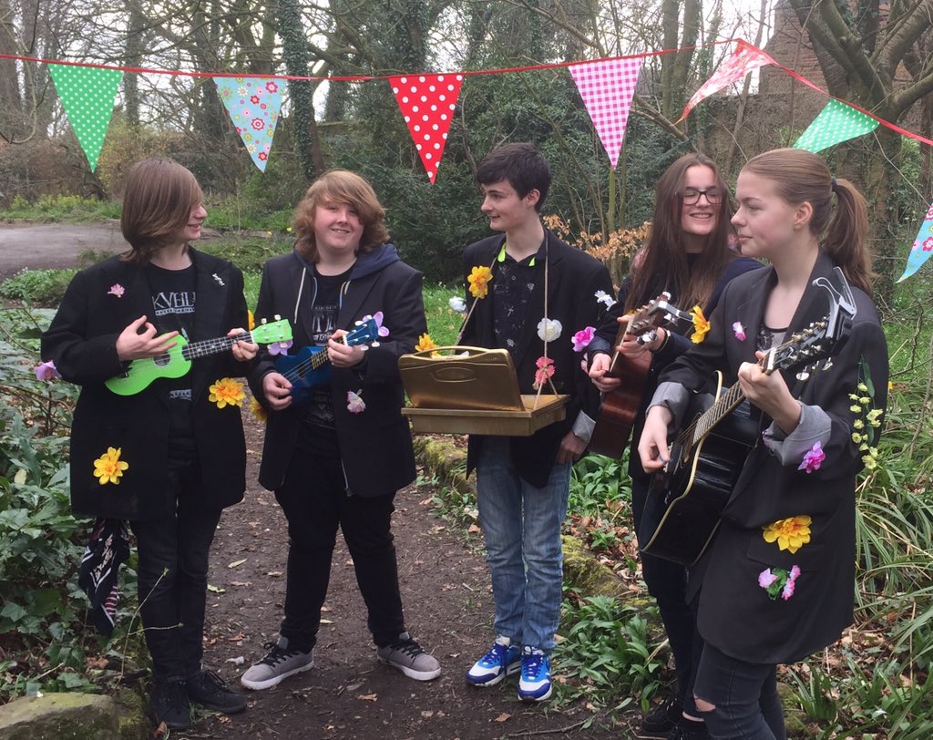 MATEYoungActors's tweet photo. Some of our fab young musicians supporting our walkabout fairytale 'Mother Goose &amp; the Quest for the Golden Egg' https://t.co/QRATORB4UV