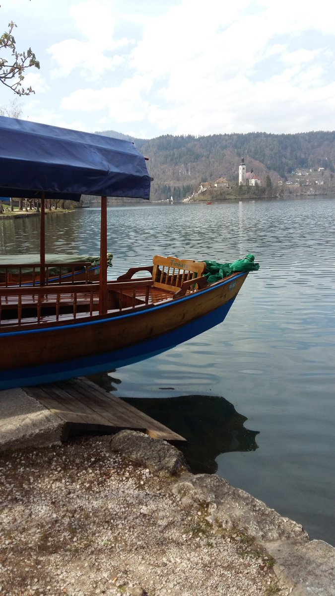 Pletne do nadaljnjega ostajajo na suhem. #bled #pletne