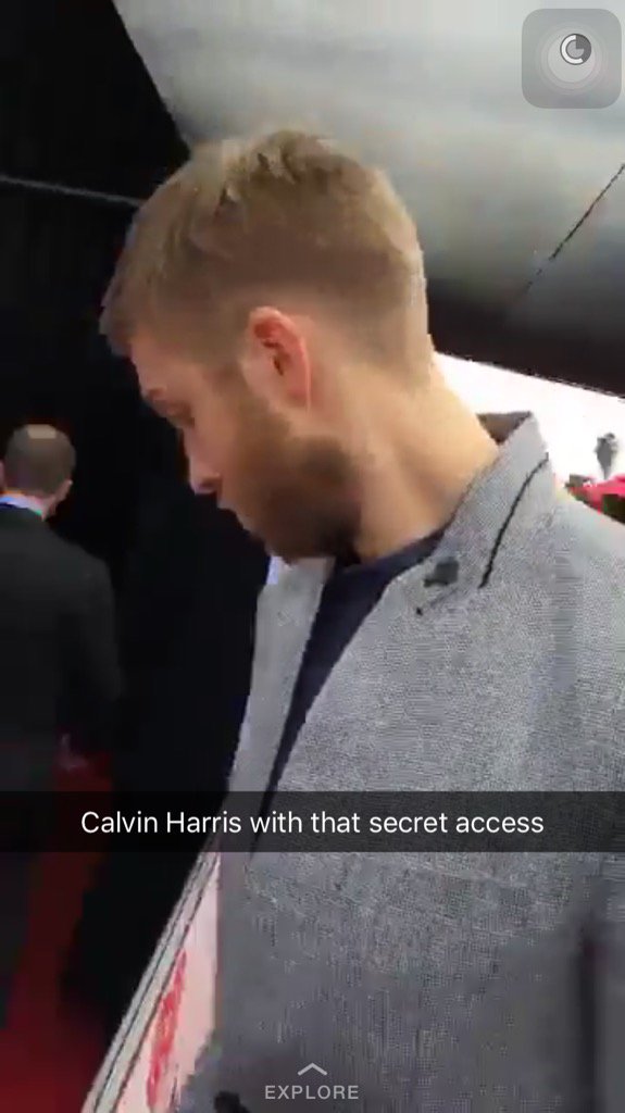 caitswift13's tweet photo. AWW MY HEART JUST MELT. ❤️ #iHeartAwards #tayvin https://t.co/Tr4UfaBlUK